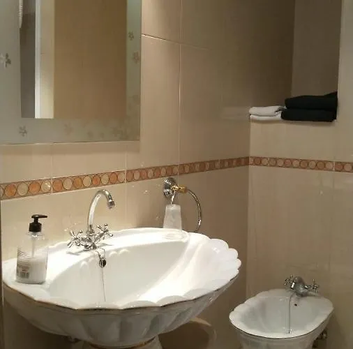Beatriz Hotel *