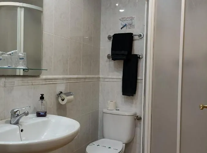 Beatriz Hotel *
